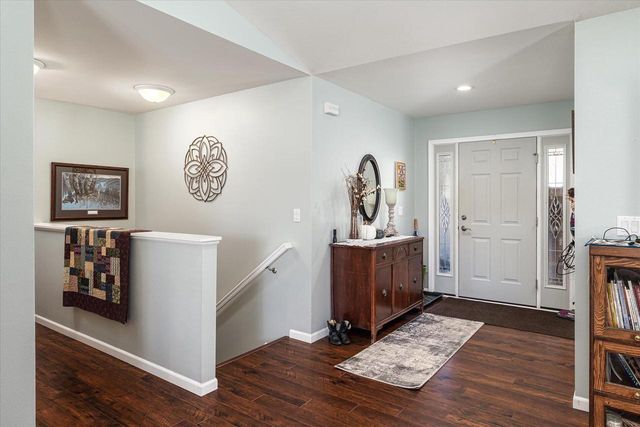 W7579 Castle Heights DRIVE, Holmen, WI 54636