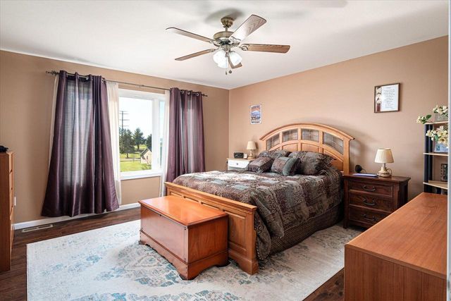 W7579 Castle Heights DRIVE, Holmen, WI 54636