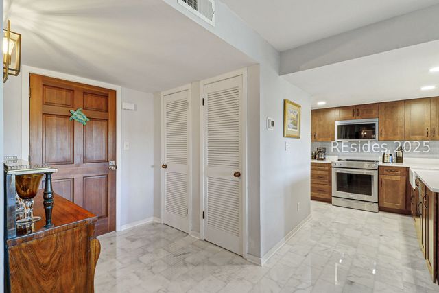 70 Paddle Boat Ln Apt 108D, Hilton Head Island, SC 29928