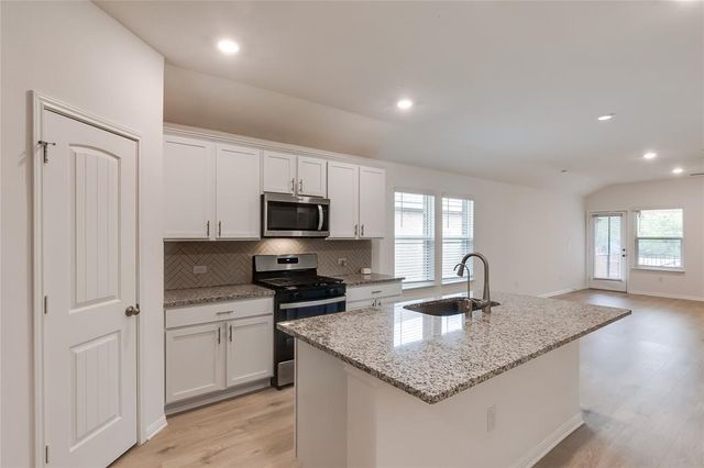 2921 Owl Head DR, Leander, TX 78641