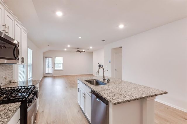2921 Owl Head DR, Leander, TX 78641