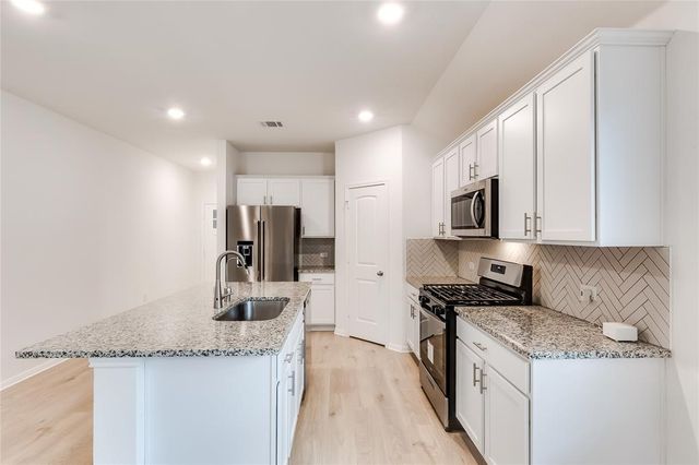 2921 Owl Head DR, Leander, TX 78641