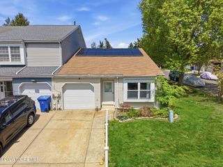 56 Thorne Lane, Matawan, NJ 07747