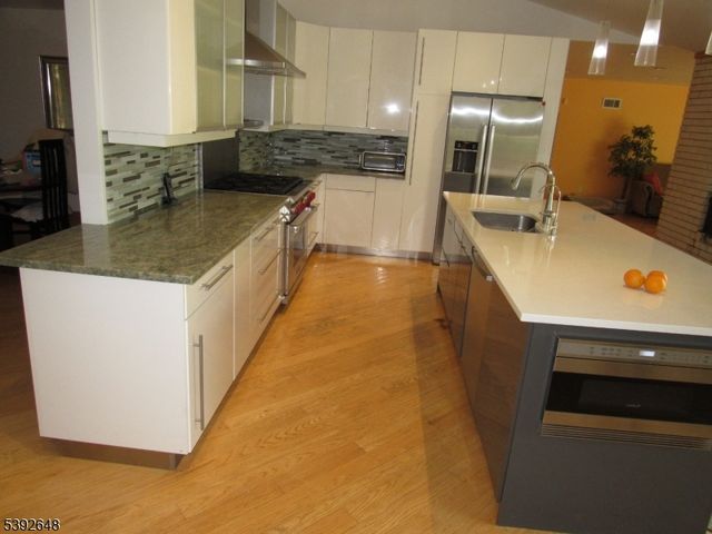 52 Chopin Dr, Wayne Twp., NJ 07470