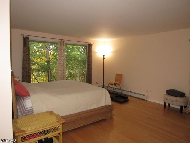 52 Chopin Dr, Wayne Twp., NJ 07470