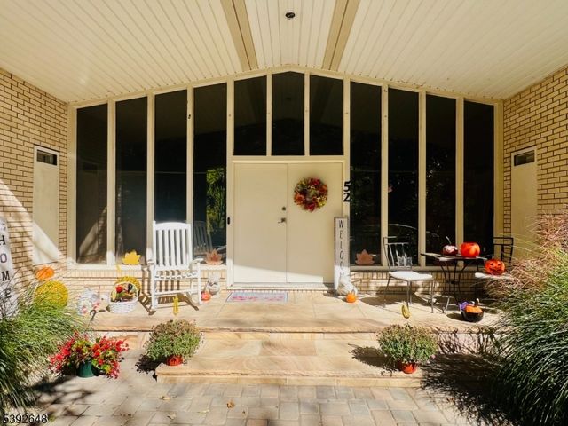 52 Chopin Dr, Wayne Twp., NJ 07470