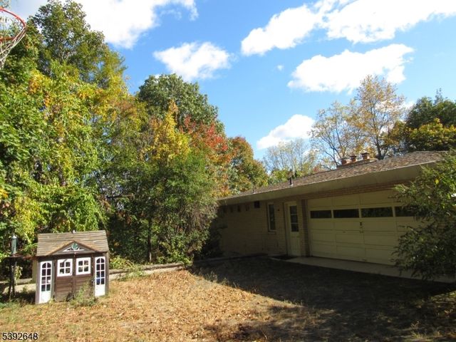 52 Chopin Dr, Wayne Twp., NJ 07470