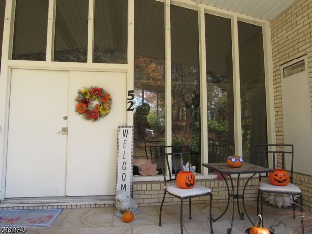 52 Chopin Dr, Wayne Twp., NJ 07470