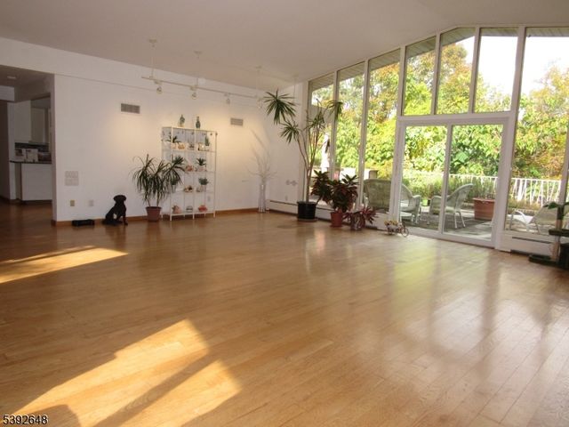 52 Chopin Dr, Wayne Twp., NJ 07470