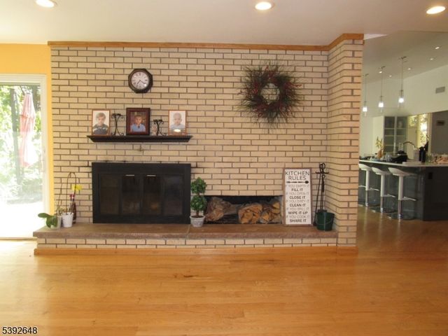 52 Chopin Dr, Wayne Twp., NJ 07470