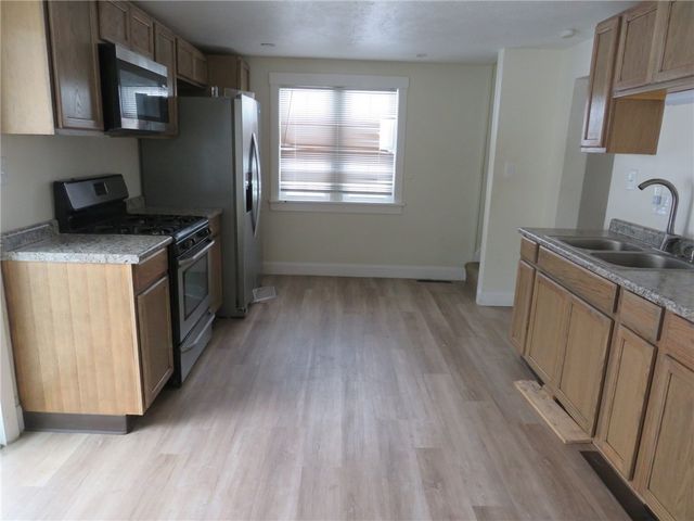 306 N 2nd St, West Newton, PA 15089