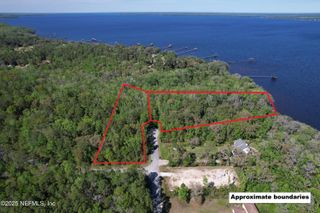 100 PIONEER Trail, Palatka, FL 32043