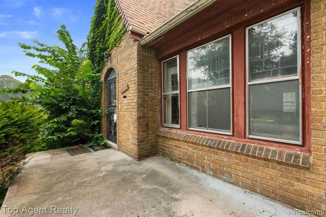 18642 Lancashire Street, Detroit, MI 48223