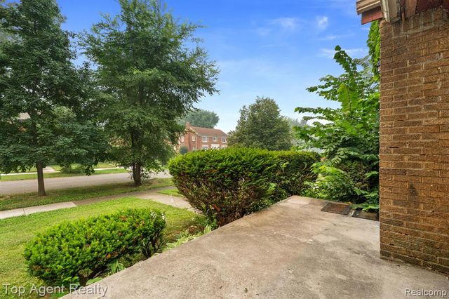 18642 Lancashire Street, Detroit, MI 48223