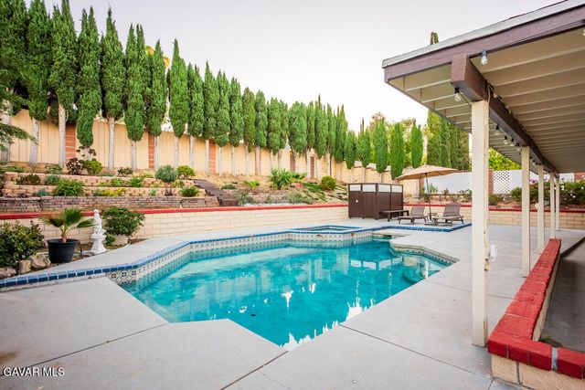 23132 Posada Drive, Santa Clarita, CA 91354