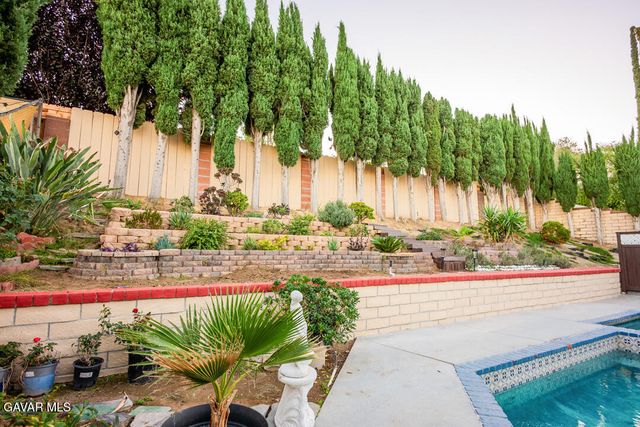 23132 Posada Drive, Santa Clarita, CA 91354