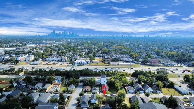 919 E 32nd Street, Houston, TX 77022