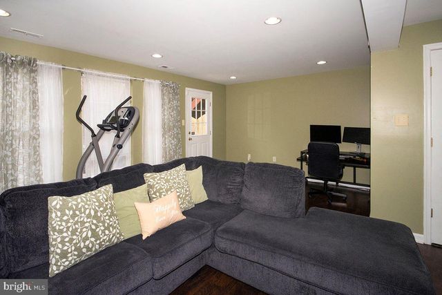 100 COLTS NECK DR, Sicklerville, NJ 08081