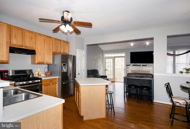 100 COLTS NECK DR, Sicklerville, NJ 08081