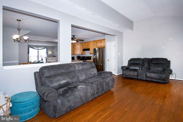 100 COLTS NECK DR, Sicklerville, NJ 08081