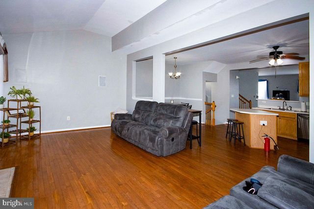 100 COLTS NECK DR, Sicklerville, NJ 08081