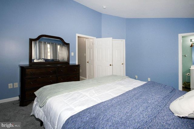 100 COLTS NECK DR, Sicklerville, NJ 08081