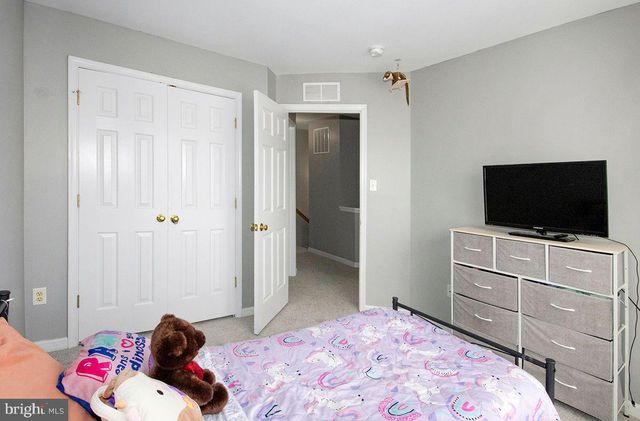 100 COLTS NECK DR, Sicklerville, NJ 08081