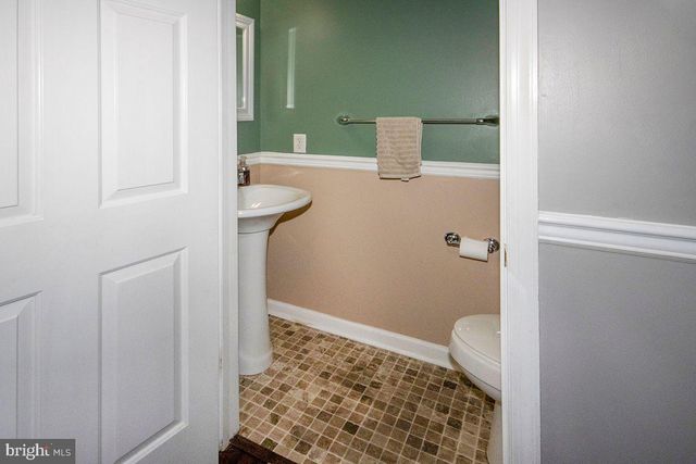 100 COLTS NECK DR, Sicklerville, NJ 08081