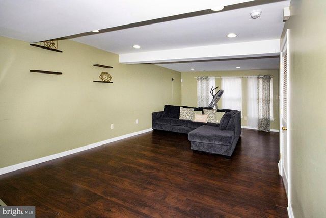 100 COLTS NECK DR, Sicklerville, NJ 08081