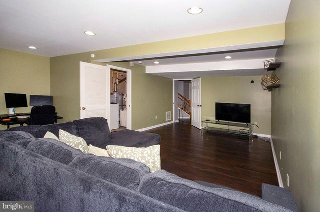 100 COLTS NECK DR, Sicklerville, NJ 08081