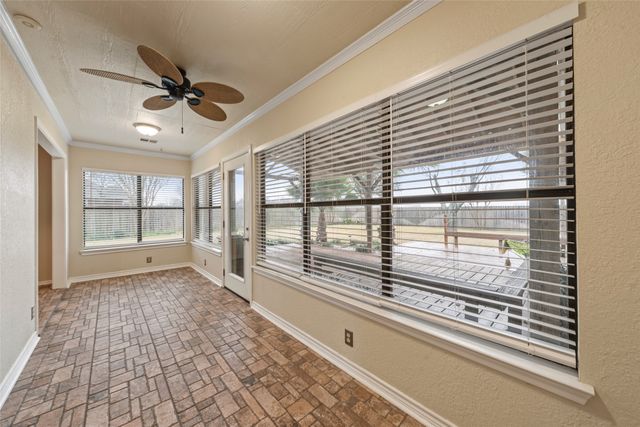 712 N Old Robinson Road, Robinson, TX 76706