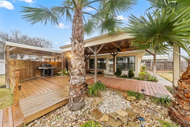 712 N Old Robinson Road, Robinson, TX 76706