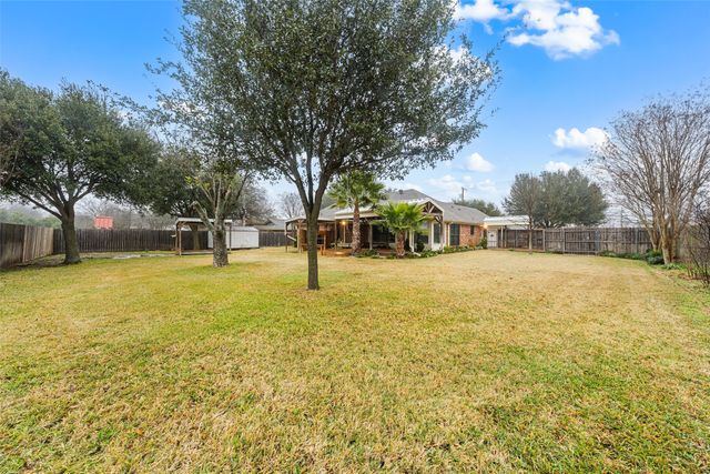 712 N Old Robinson Road, Robinson, TX 76706