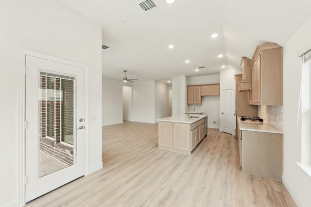 2808 Parkwood Circle, Denton, TX 76226