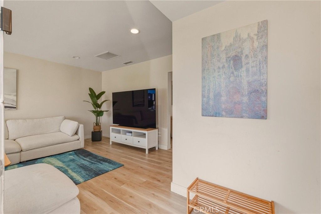 Image 5 of property listing at 4417 McNab Avenue, Lakewood, CA 90713