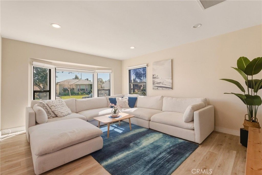 Image 6 of property listing at 4417 McNab Avenue, Lakewood, CA 90713