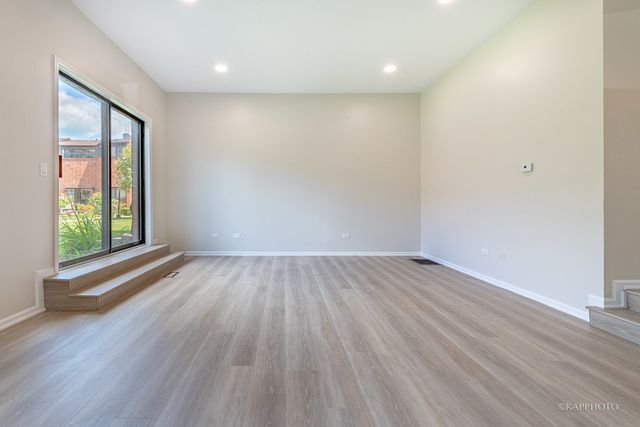 901 S Racine Avenue C, Chicago, IL 60607