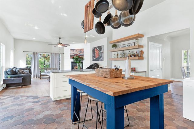 152 Valley View Court, Willow Park, TX 76087