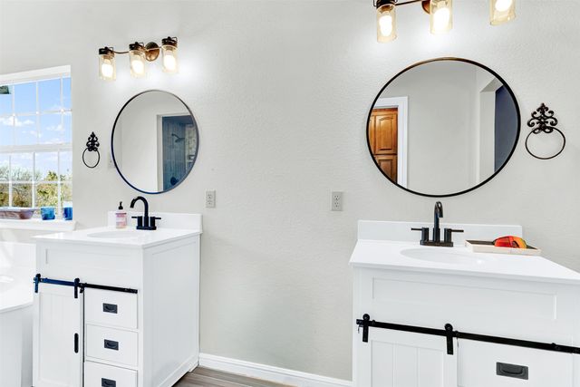 152 Valley View Court, Willow Park, TX 76087