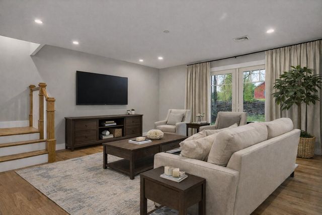 24 LITTLE BAY Drive, Dover, NH 03820