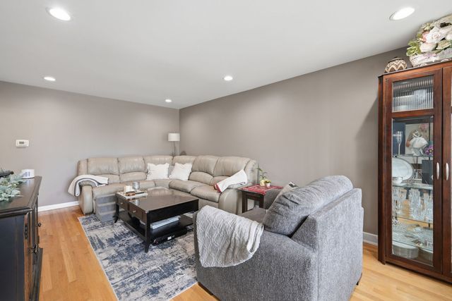 3349 N Osage Avenue, Chicago, IL 60634