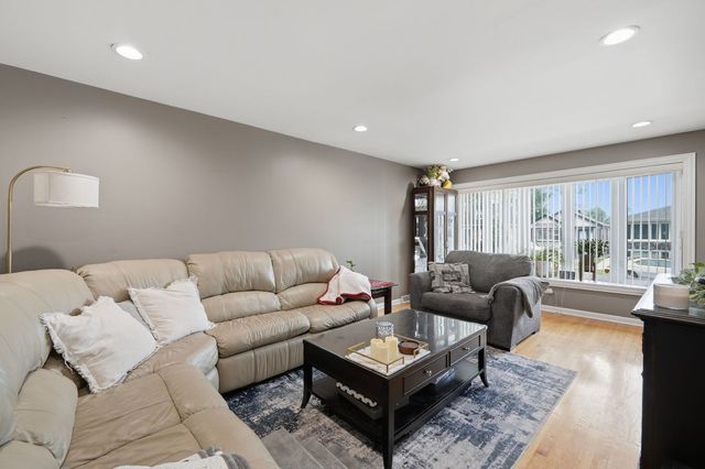3349 N Osage Avenue, Chicago, IL 60634
