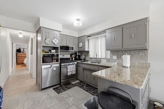 3349 N Osage Avenue, Chicago, IL 60634