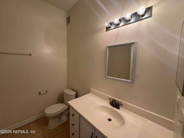 5151 PLAYPEN Drive 7-3, Jacksonville, FL 32210