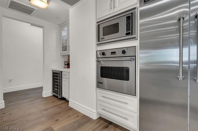 9101 Alta Drive 204, Las Vegas, NV 89145