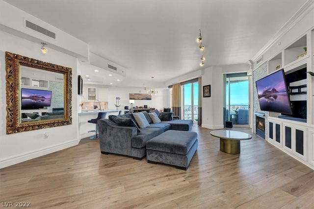 9101 Alta Drive 204, Las Vegas, NV 89145