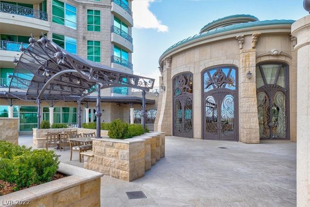 9101 Alta Drive 204, Las Vegas, NV 89145