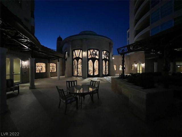 9101 Alta Drive 204, Las Vegas, NV 89145