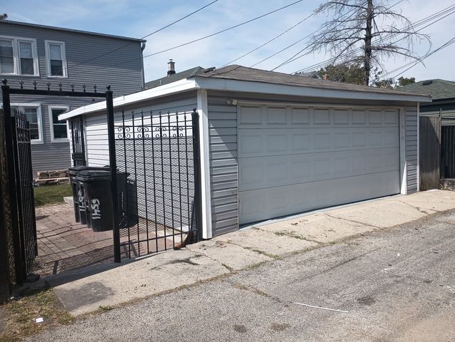 6541 S Artesian Avenue, Chicago, IL 60629
