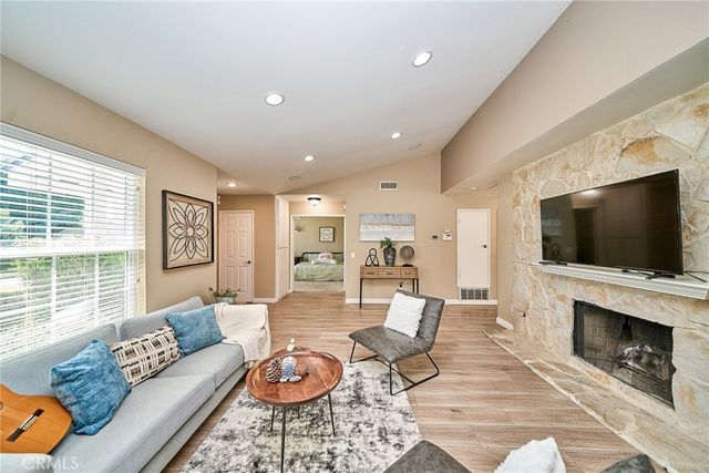 24 Atherton, Irvine, CA 92620